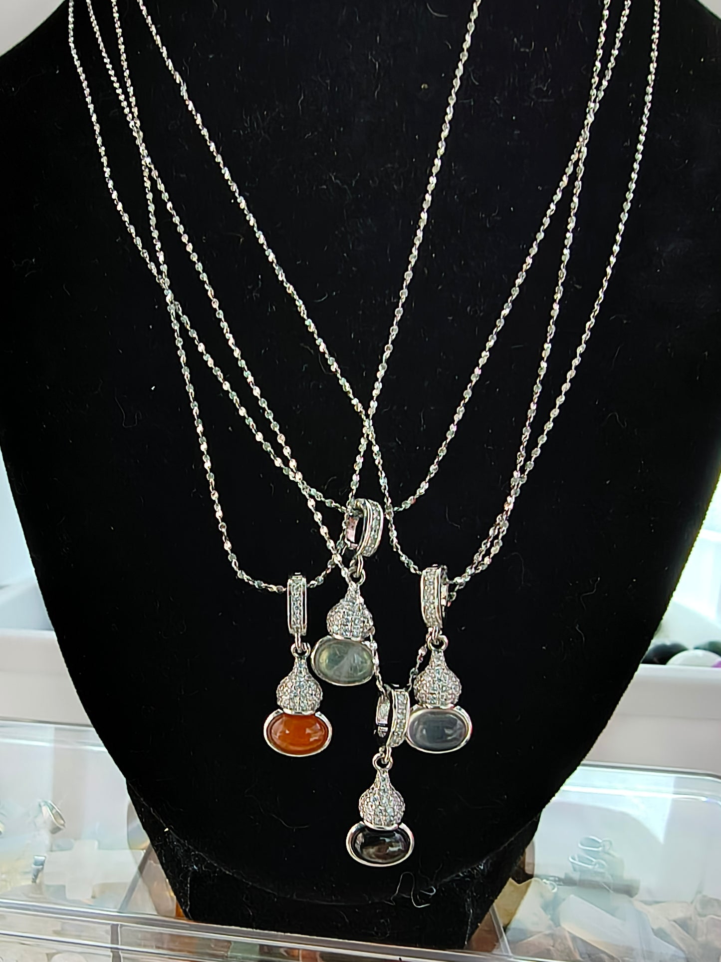 Hulu Necklace